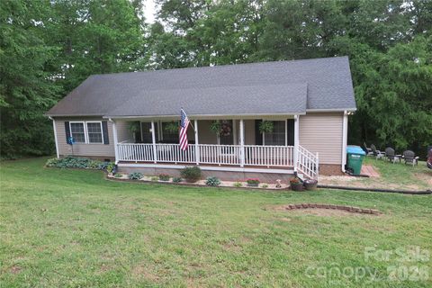 Photo of 125 Rankin Road, McAdenville, NC 28101 (MLS # 4372422)