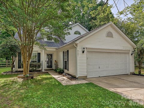 Photo of 9207 Kimmel Lane, Charlotte, NC 28216 (MLS # 4365876)