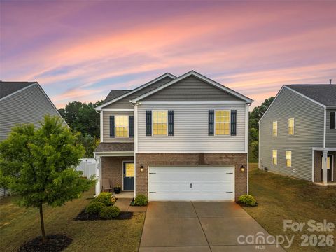 Photo of 225 Final Stretch Lane, Clover, SC 29710 (MLS # 4375867)