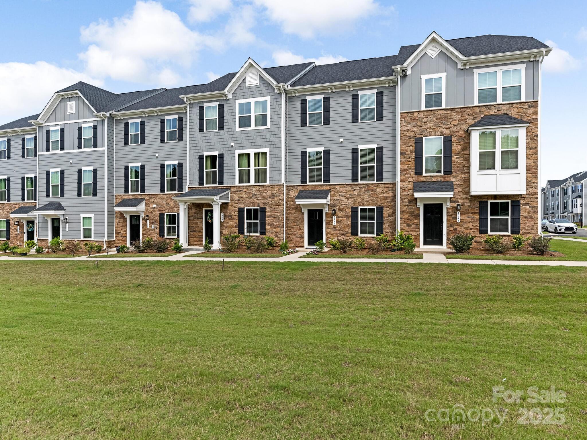 Stone Creek Townhomes - Residential