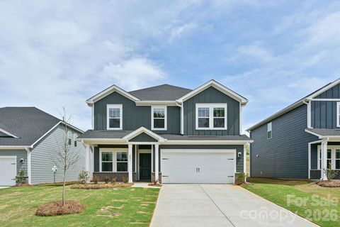 Photo of 2052 Sunflower Circle, Newton, NC 28658 (MLS # 4394100)