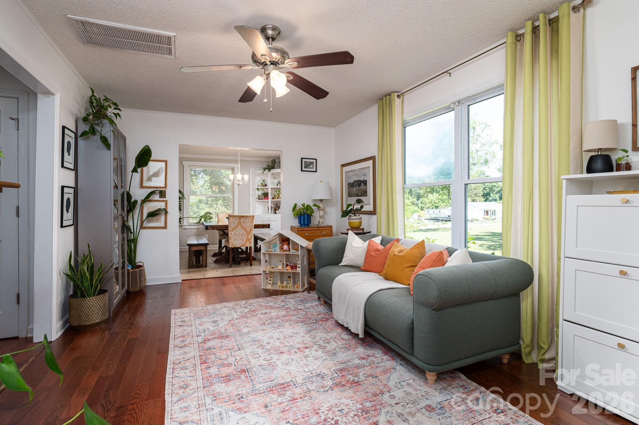 501 S 6th Street