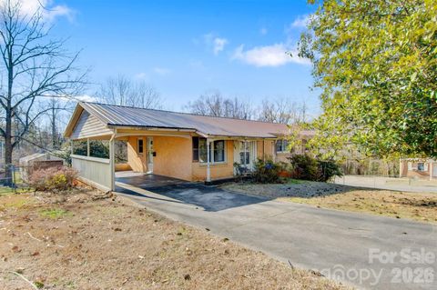 Photo of 24 W Berkley Street, Granite Falls, NC 28630 (MLS # 4370851)