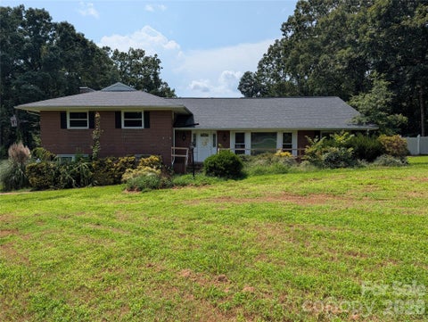 Photo of 220 Augusta Drive, Statesville, NC 28625 (MLS # 4422031)