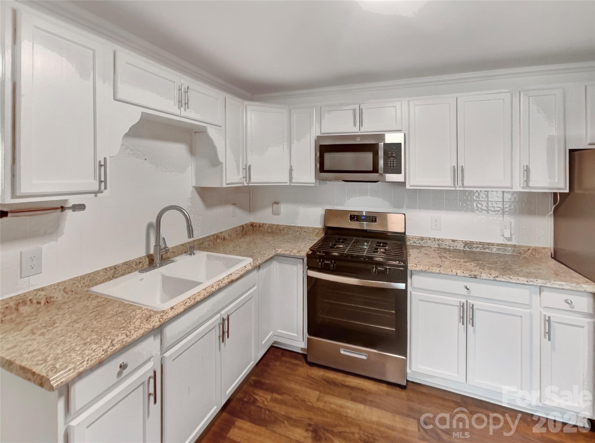 1913 Old English Drive