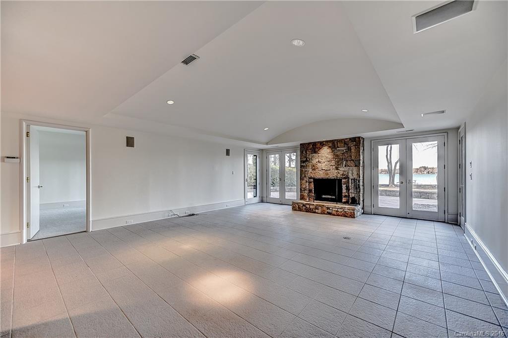 Malibu Pointe - Residential