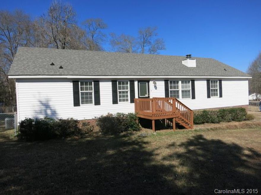 This 3BR 2 Bath home is move is move in ready. The home features new flooring, range, dishwasher, and fresh paint. There is a fireplace, laundry room, a good size bonus room that's could be an office or ''possibly'' a 4th bedroom. A large deck overlooks the fenced back yard with pet pen. Granite countertops in baths. Dual vanities and garden tub. Great floor plan. Call your Agent today!