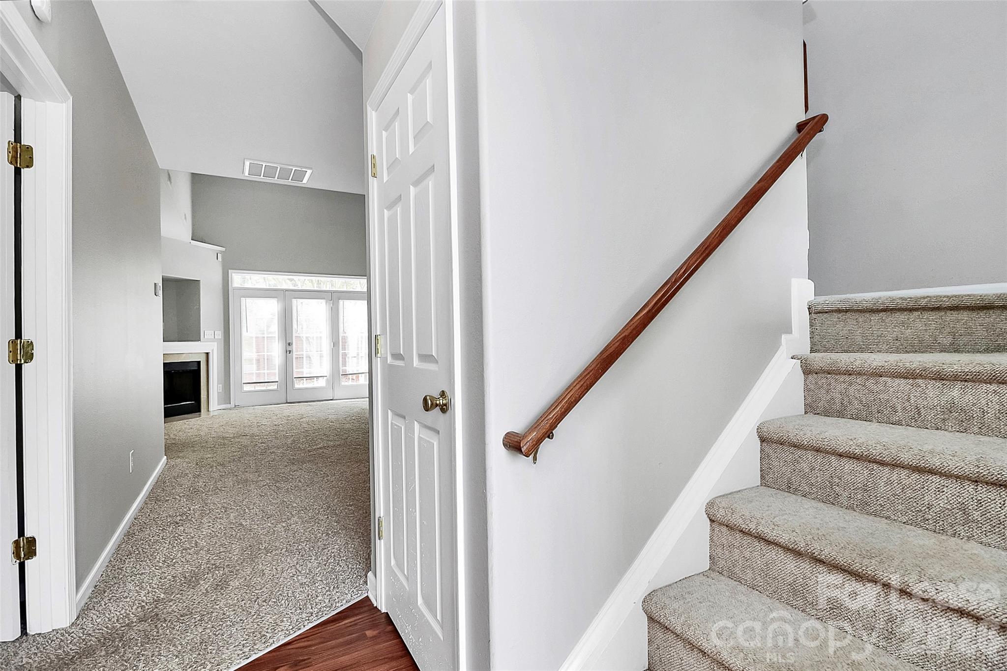 141 Ross Moore Avenue