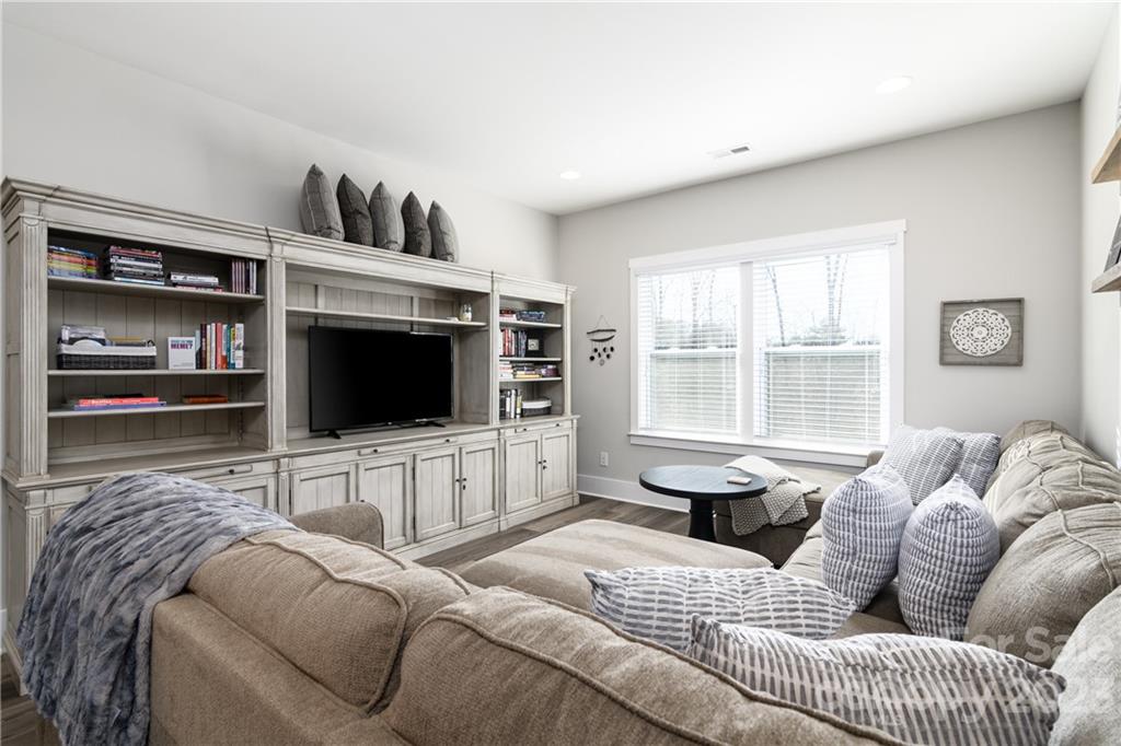 Lake Ridge - Residential