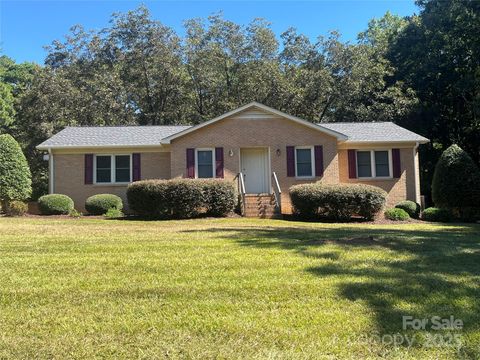 Photo of 2210 Canberra Drive, Rock Hill, SC 29732 (MLS # 4309356)
