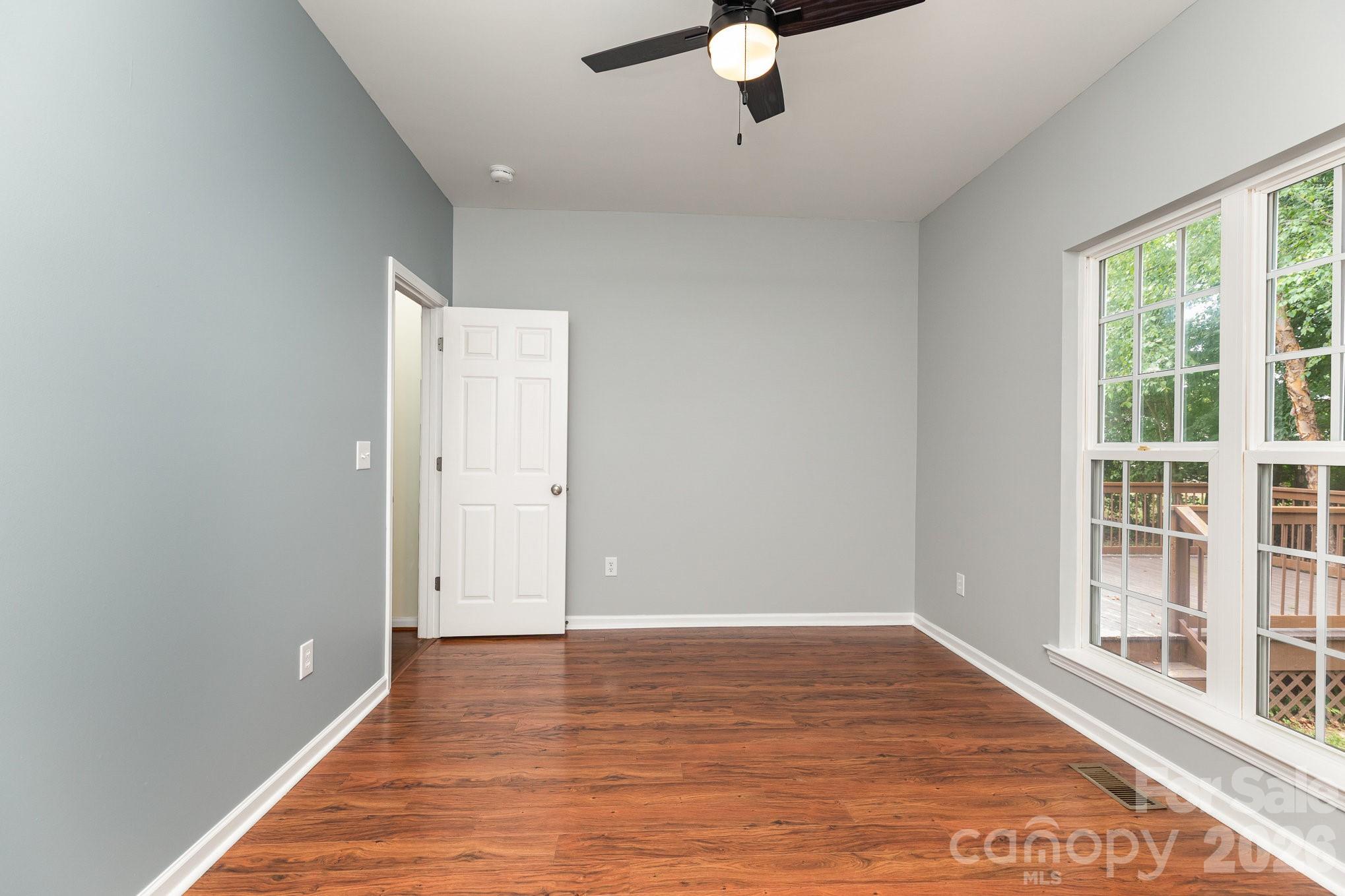 Gates At Waterside - Residential