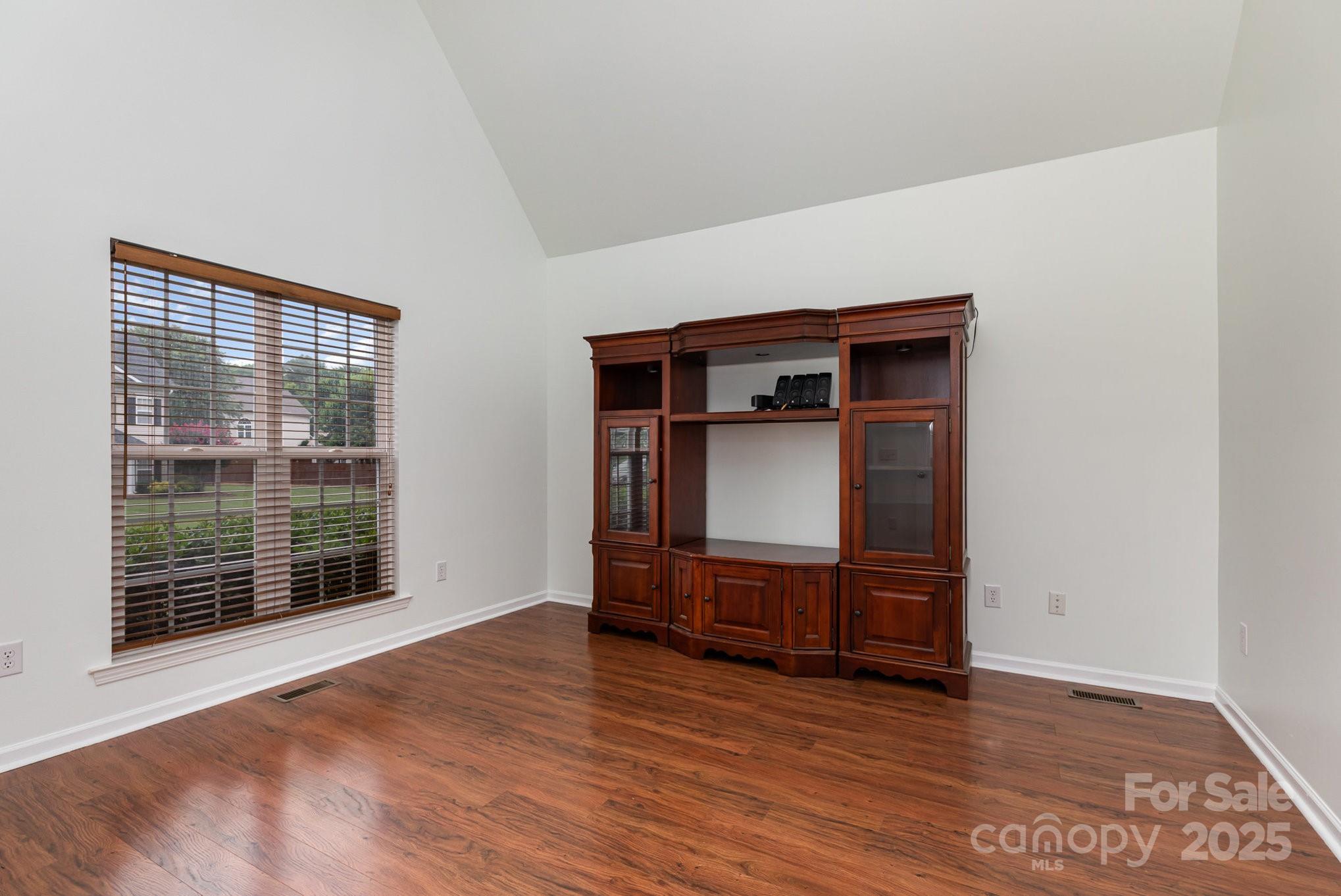 Gates At Waterside - Residential