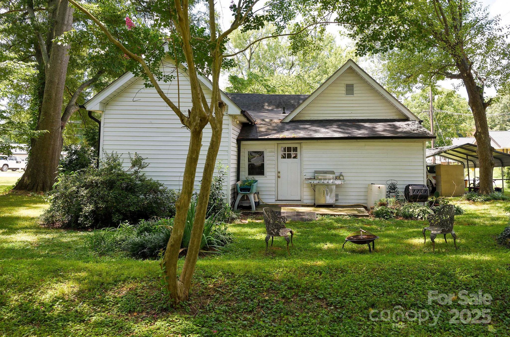320 Carolina Avenue