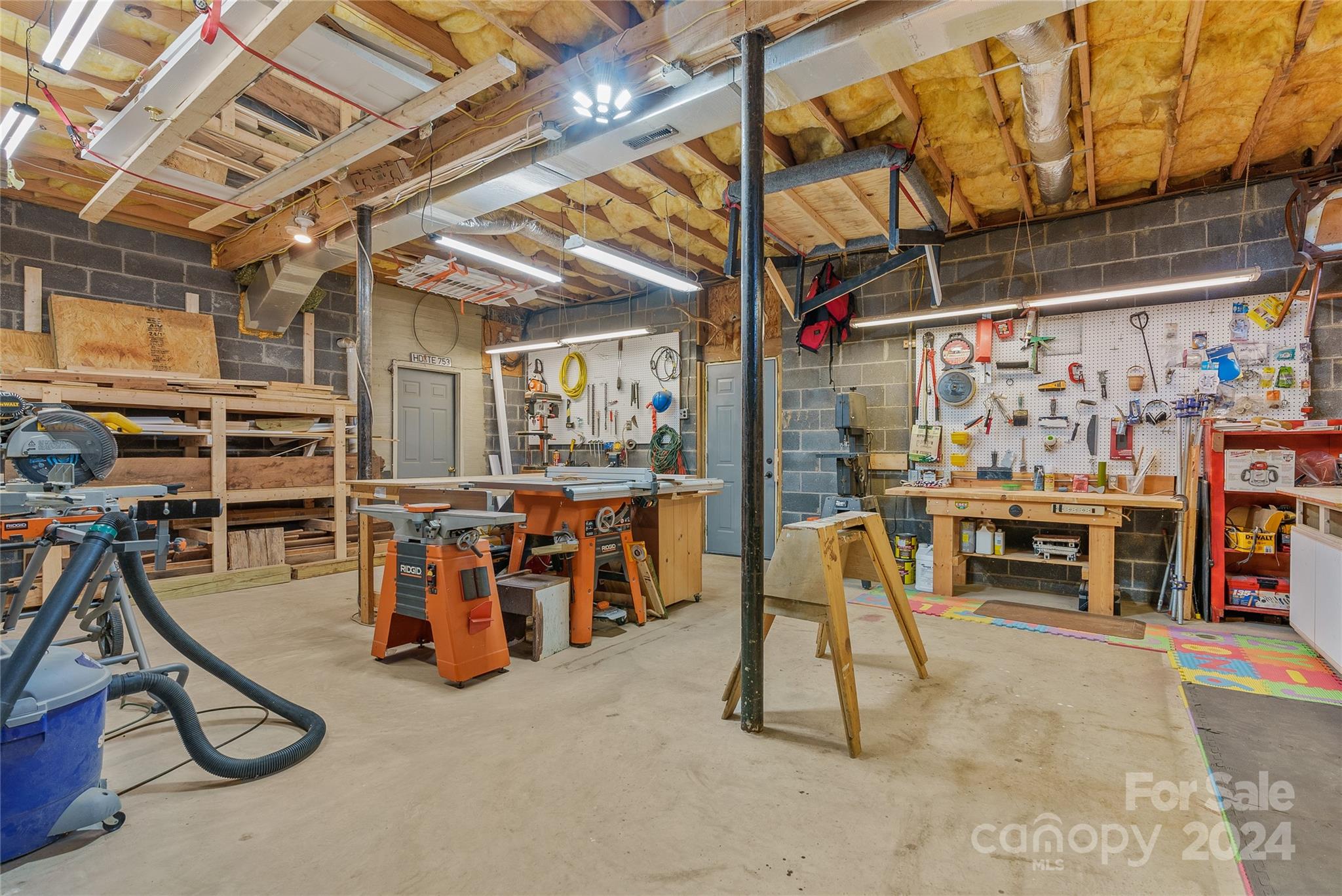 Mills Pointe - Residential