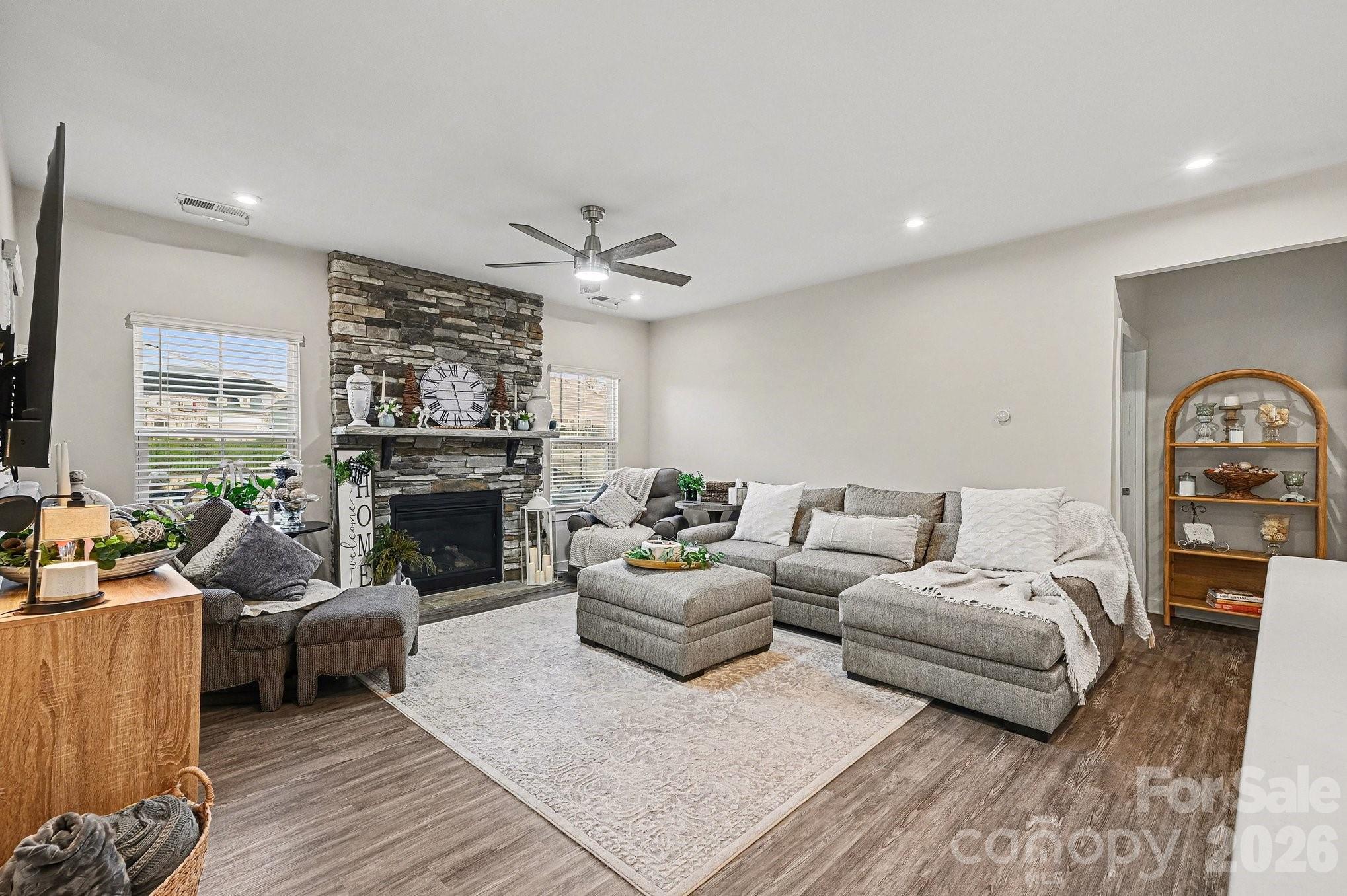 Holcomb Woods - Residential