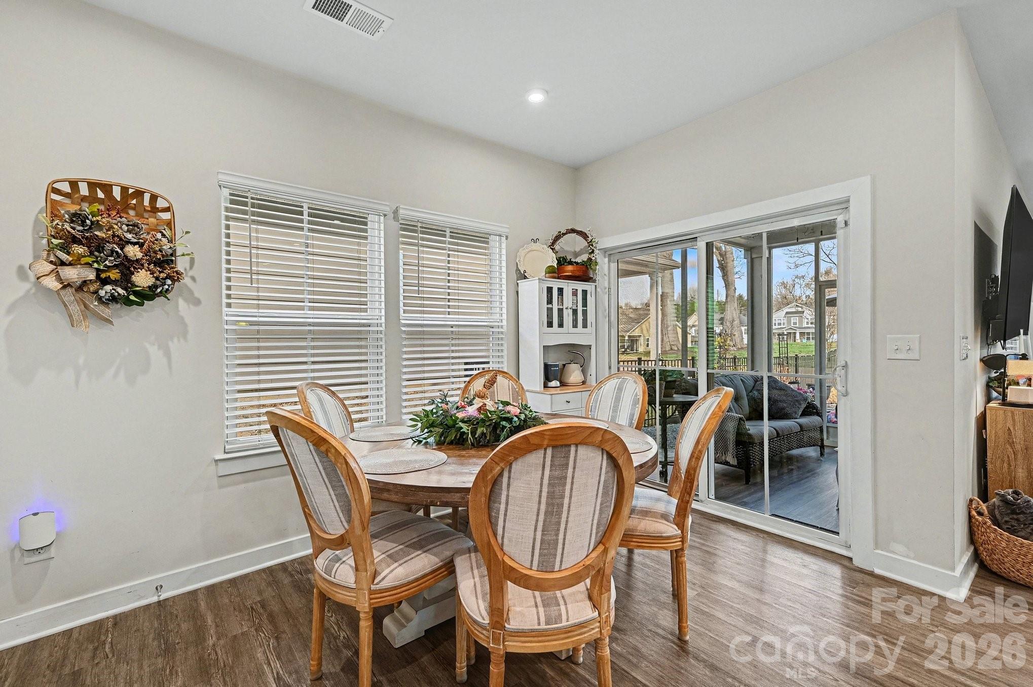 Holcomb Woods - Residential