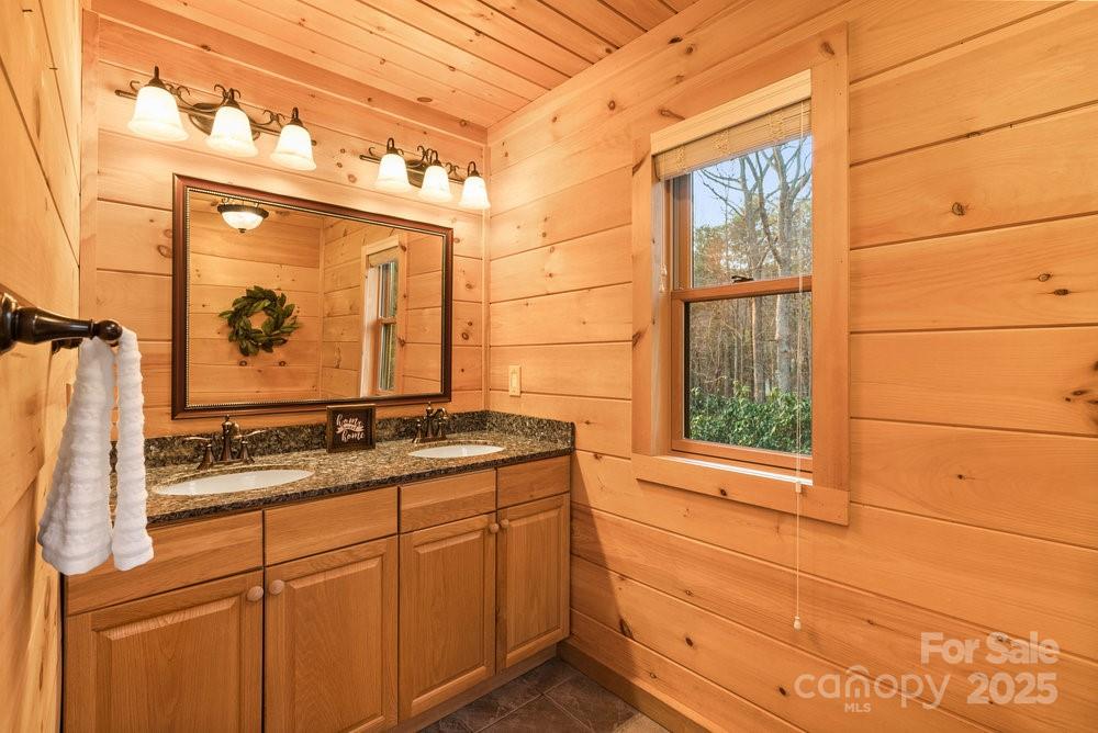 LAKE LANIER - Residential