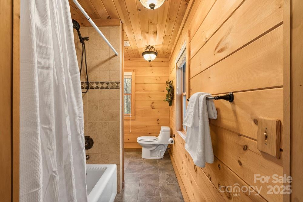 LAKE LANIER - Residential