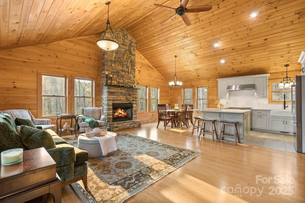 LAKE LANIER - Residential