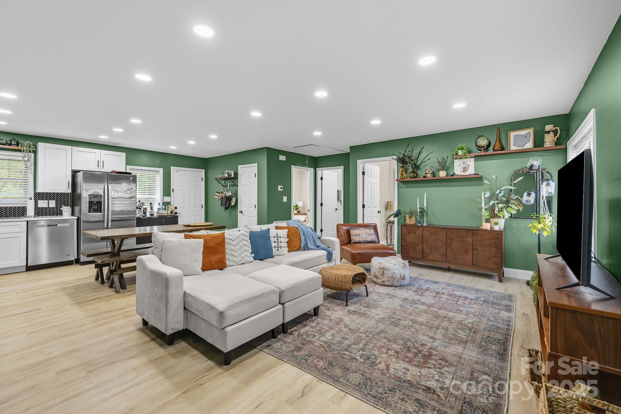 3124 Reid Avenue