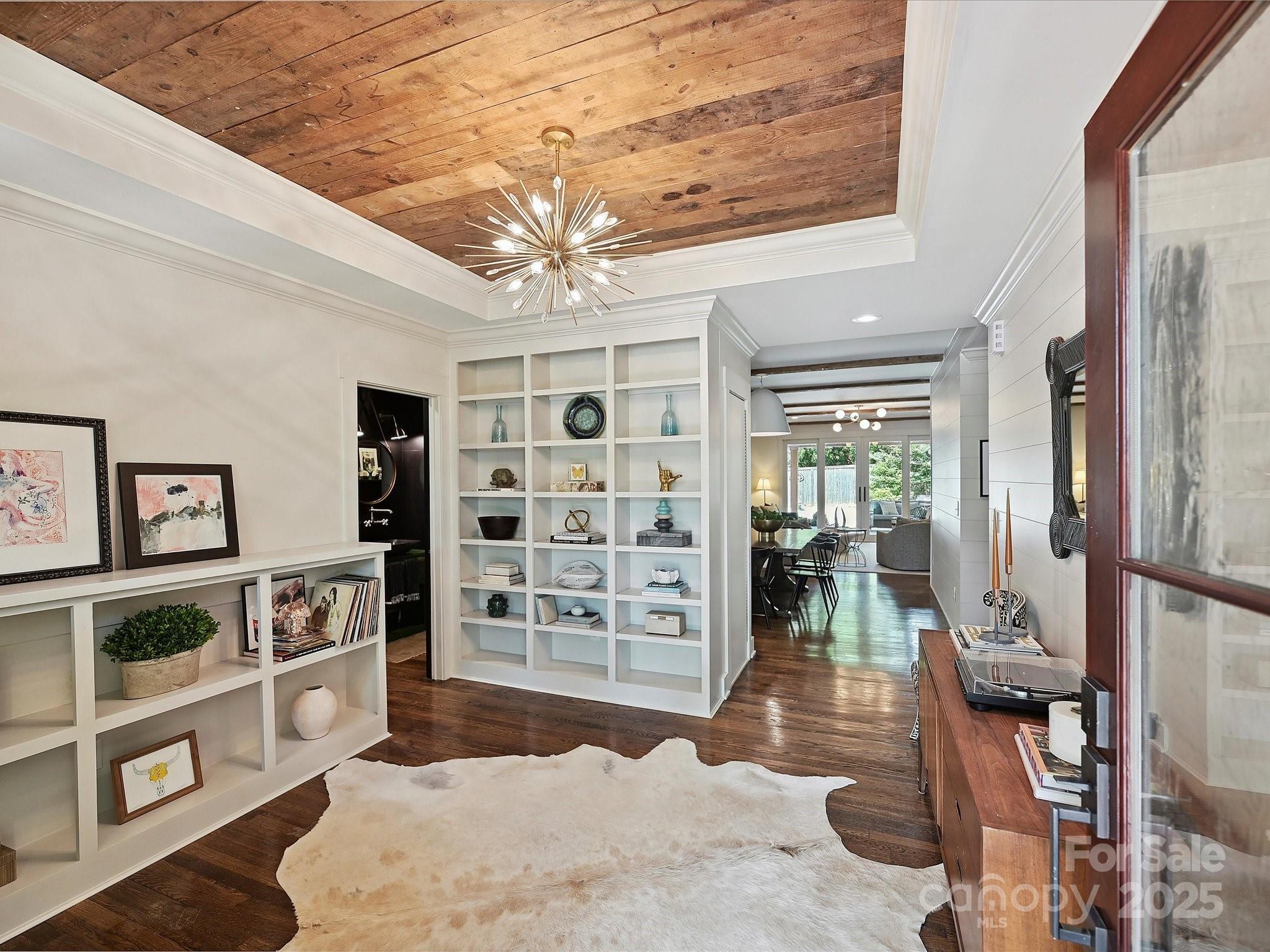 1139 Yale Place