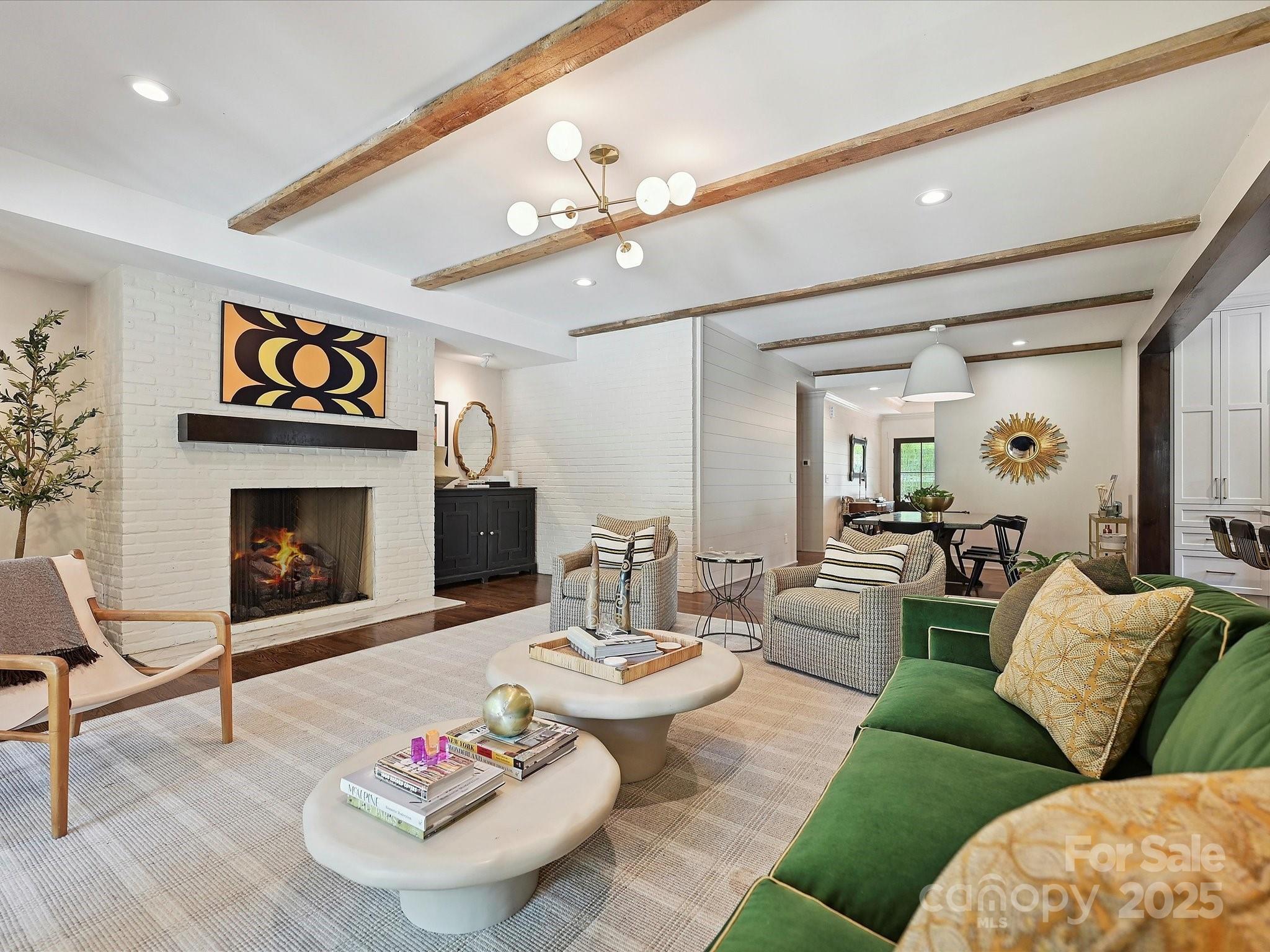 1139 Yale Place