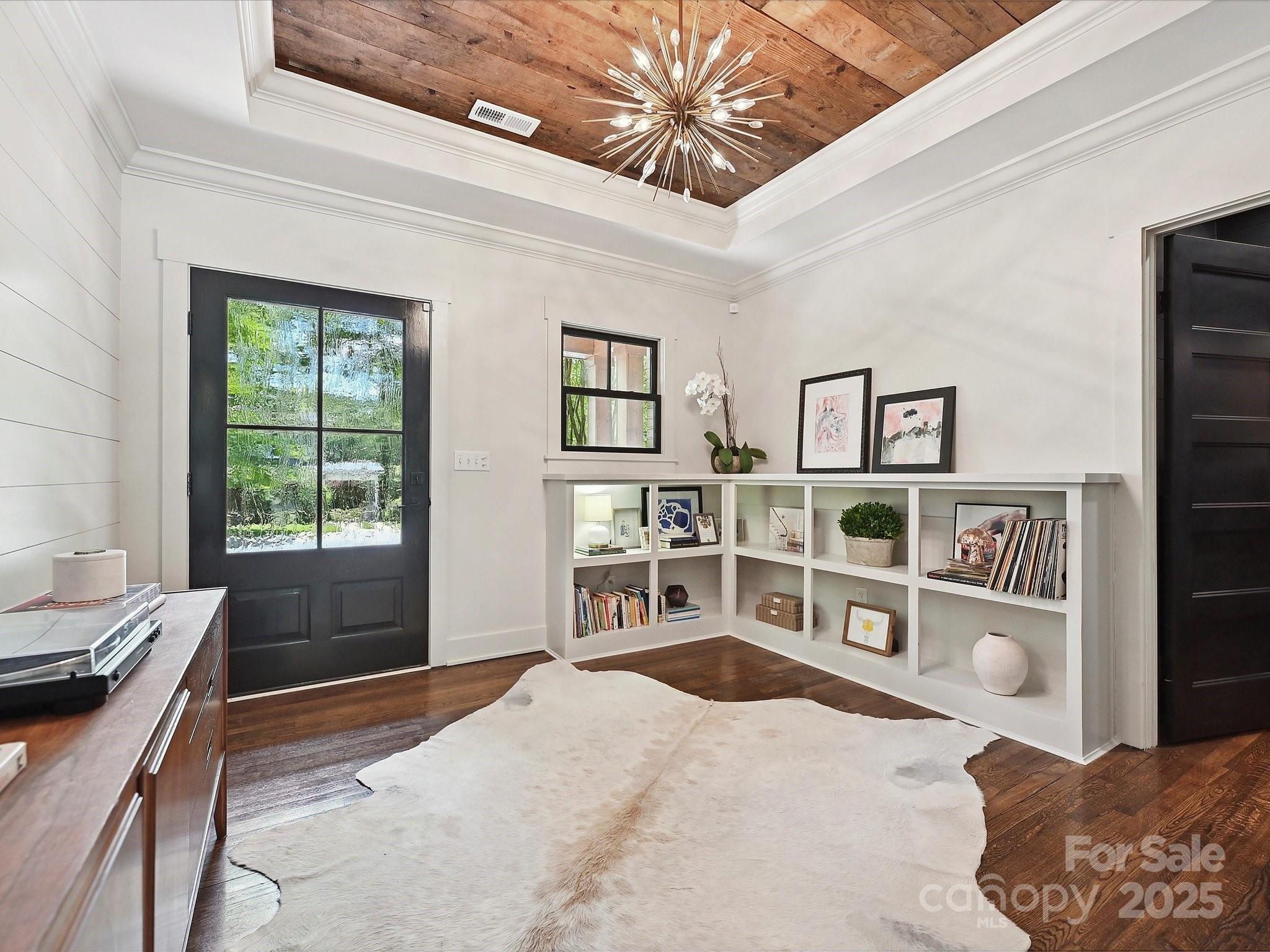 1139 Yale Place