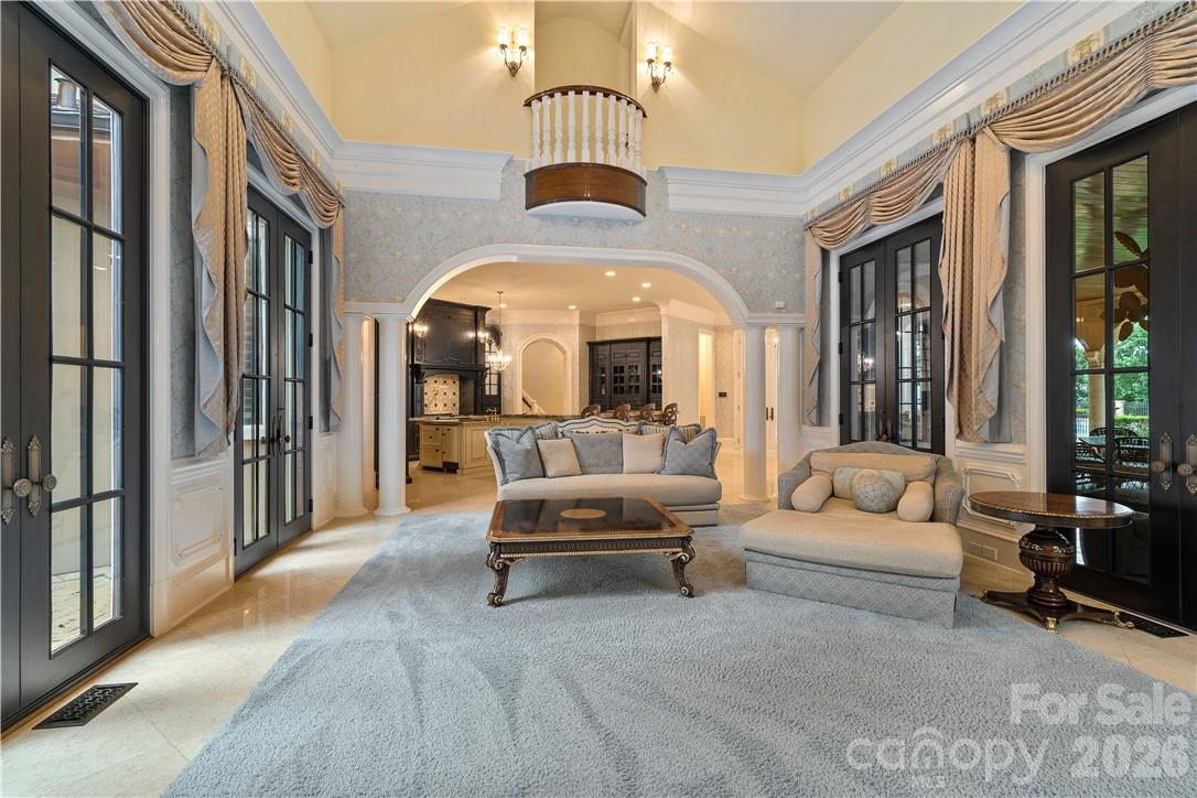 The Peninsula - Residential