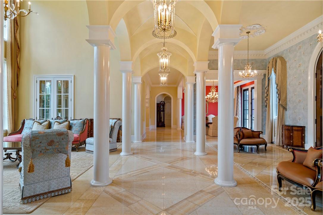 The Peninsula - Residential