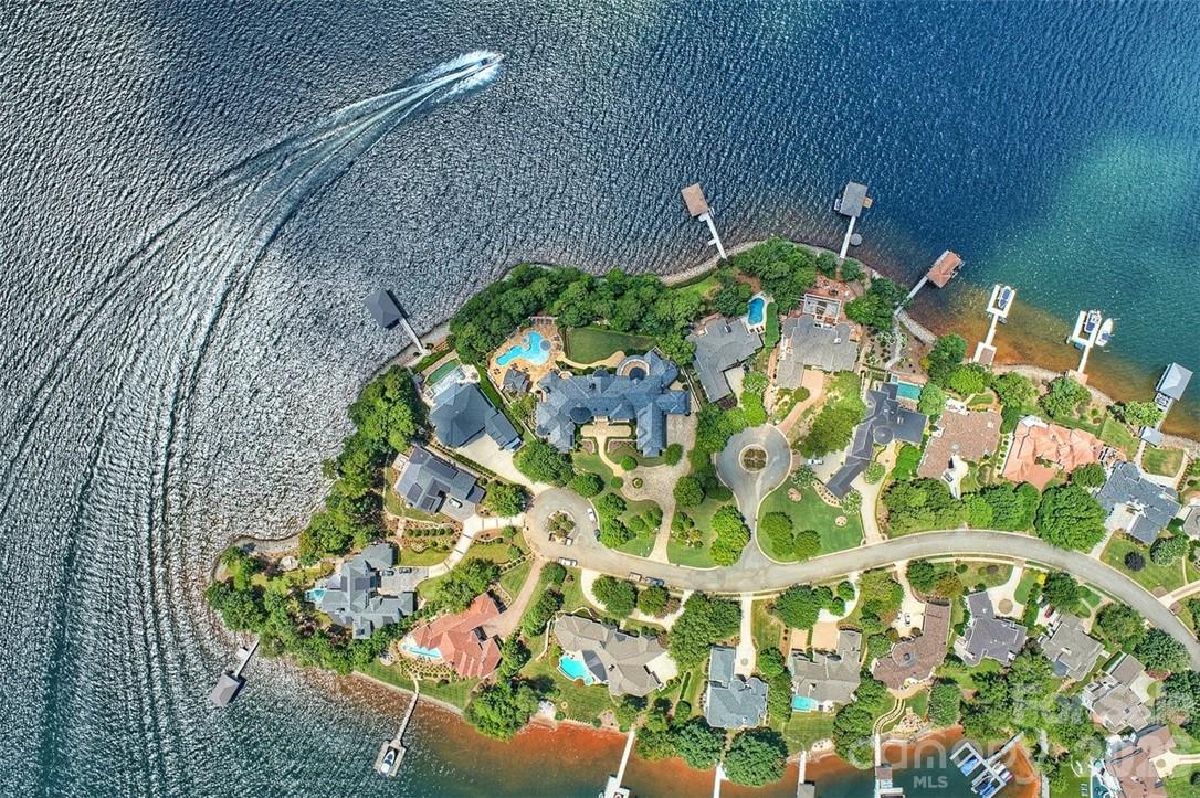 The Peninsula - Residential