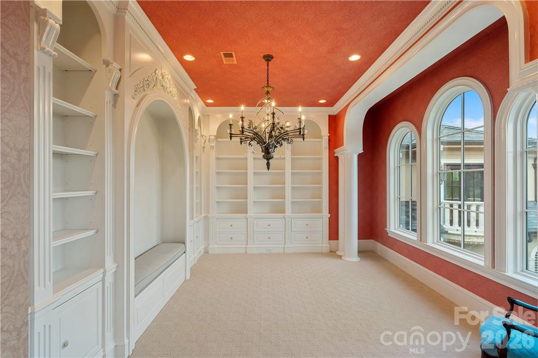 The Peninsula - Residential