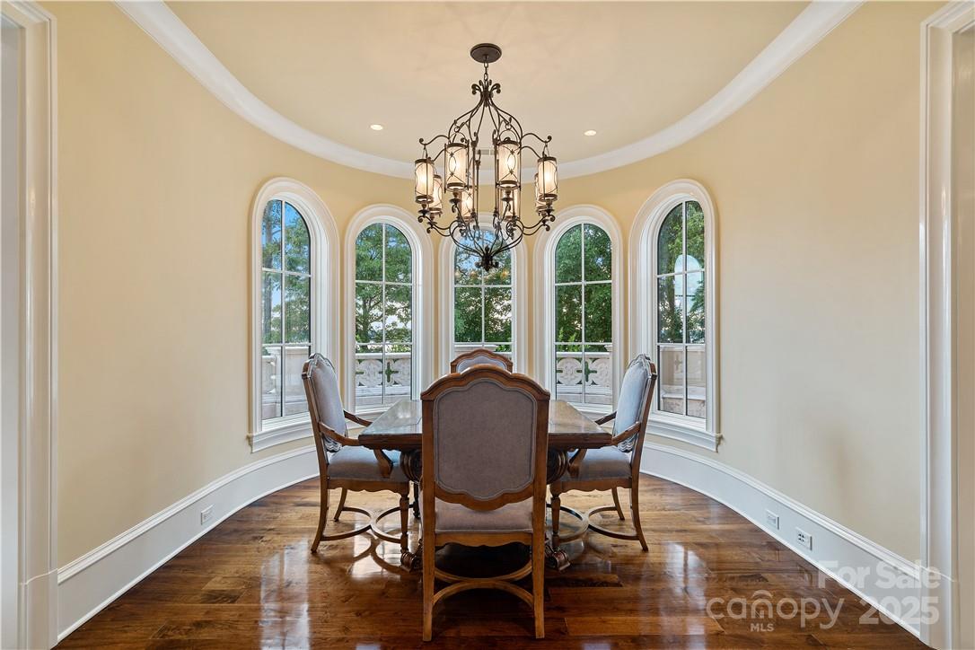 The Peninsula - Residential