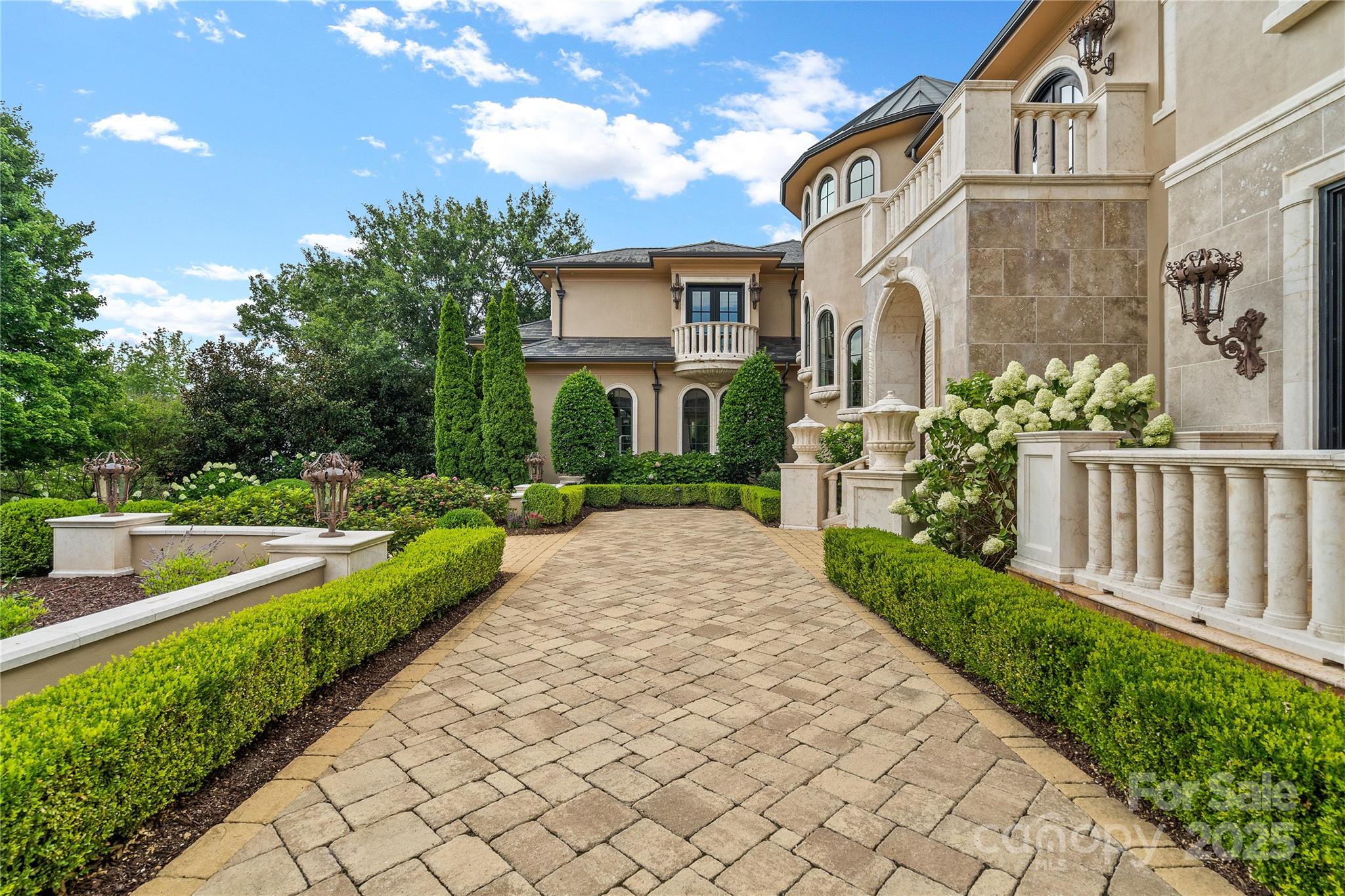 The Peninsula - Residential