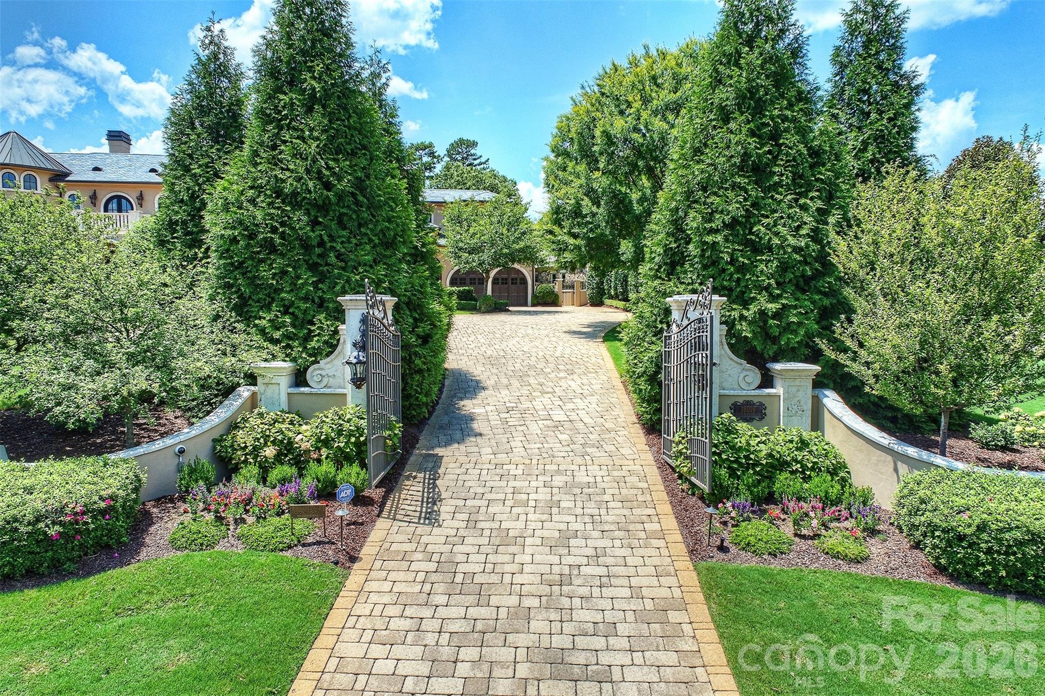 The Peninsula - Residential