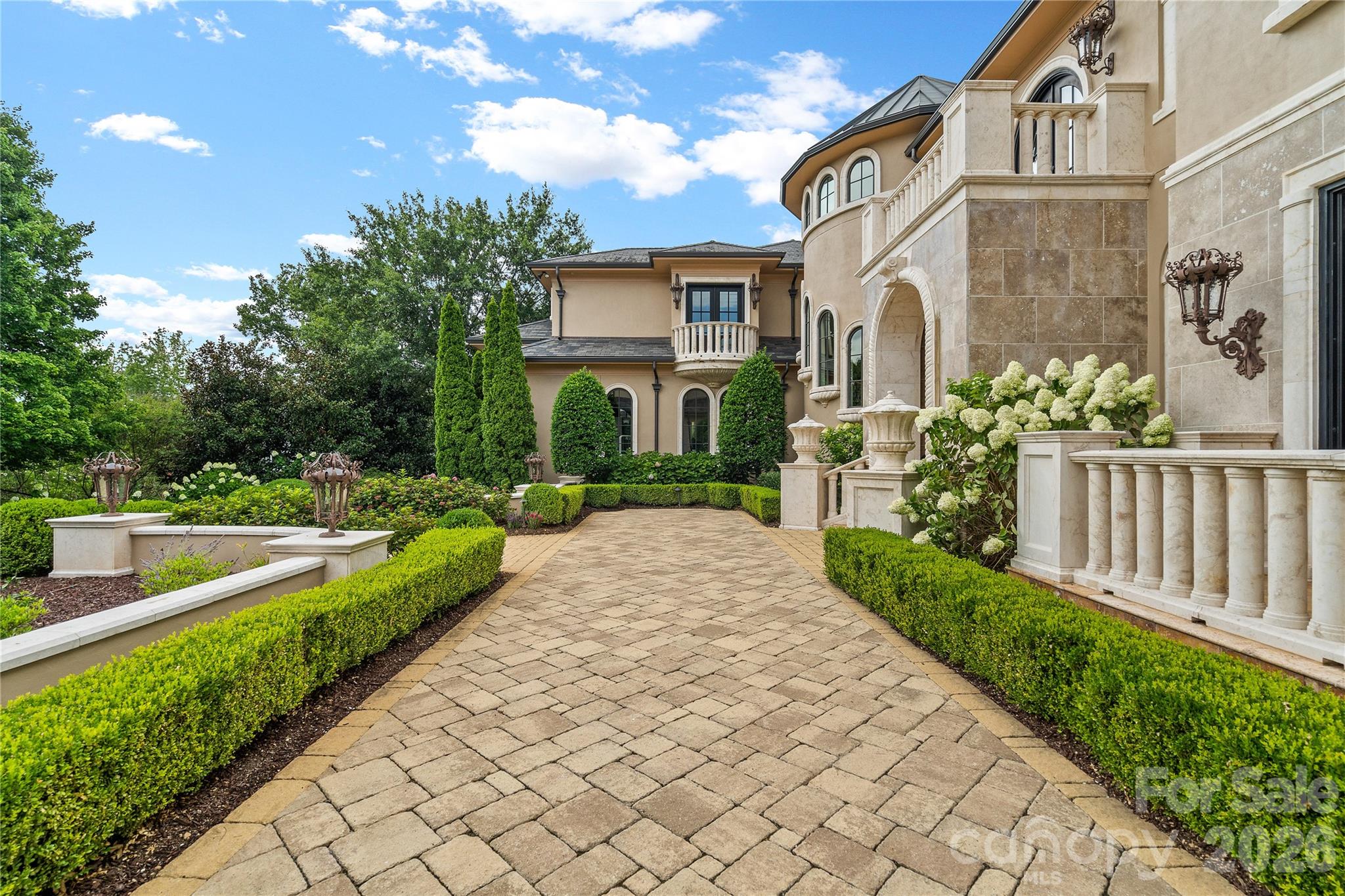 The Peninsula - Residential