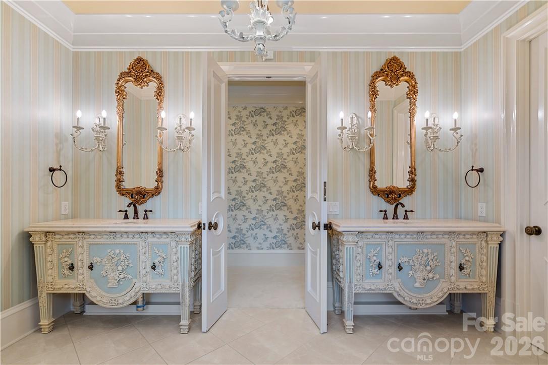 The Peninsula - Residential