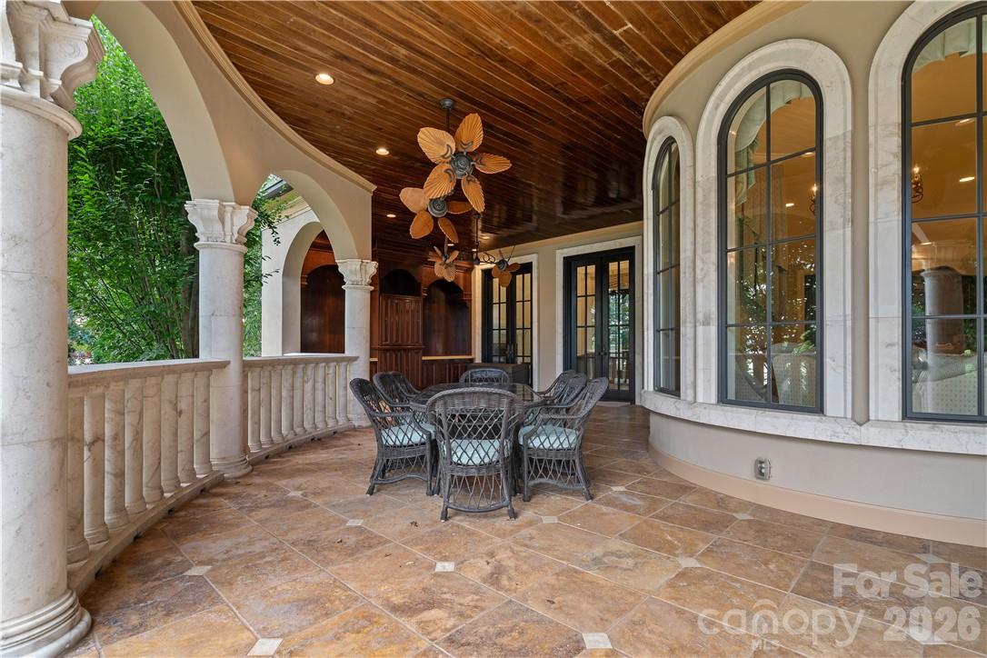 The Peninsula - Residential