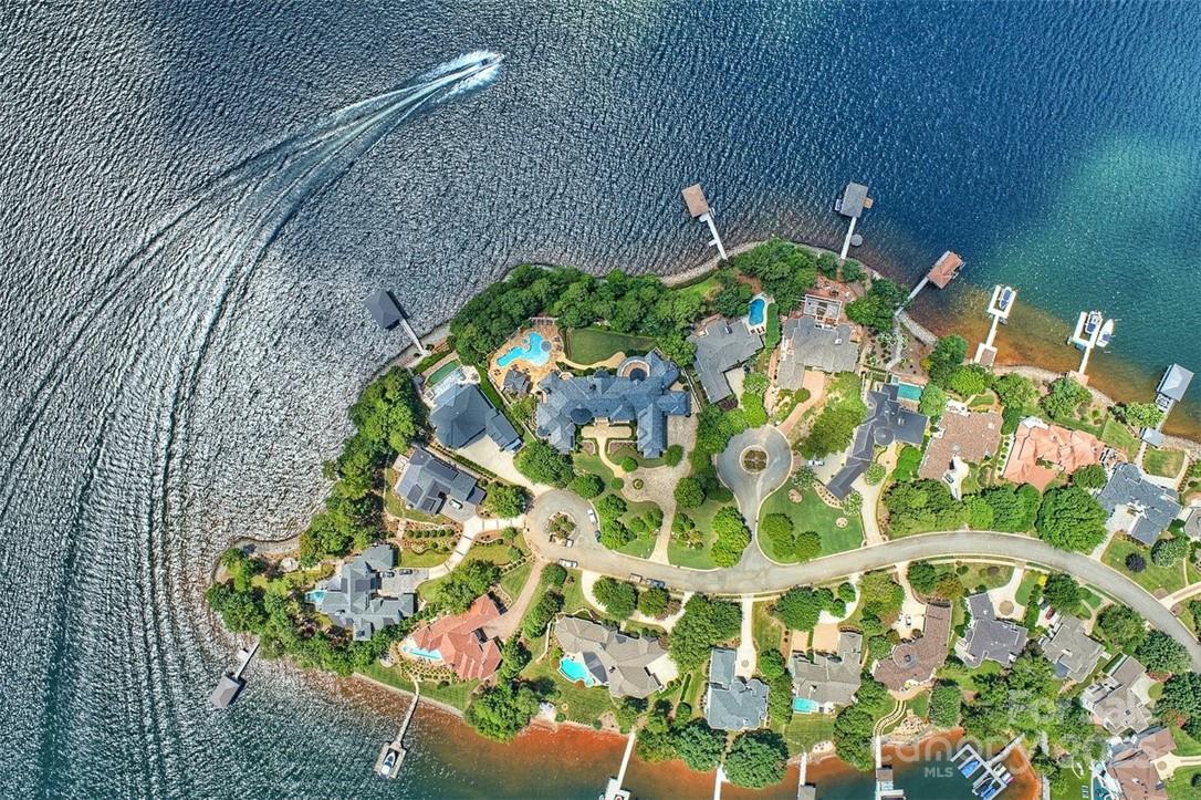 The Peninsula - Residential