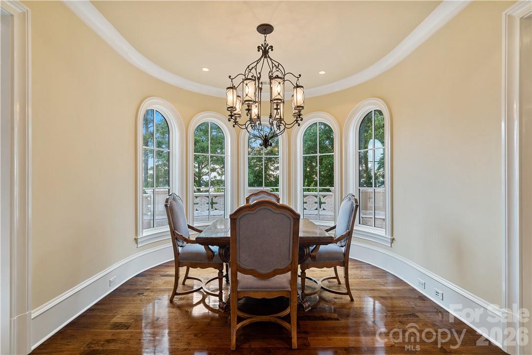 The Peninsula - Residential