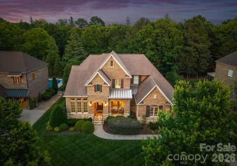 Photo of 221 Glenmoor Drive, Waxhaw, NC 28173 (MLS # 4385610)