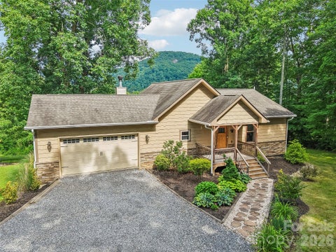 Photo of 77 Willow Stone Way, Hendersonville, NC 28792 (MLS # 4392902)