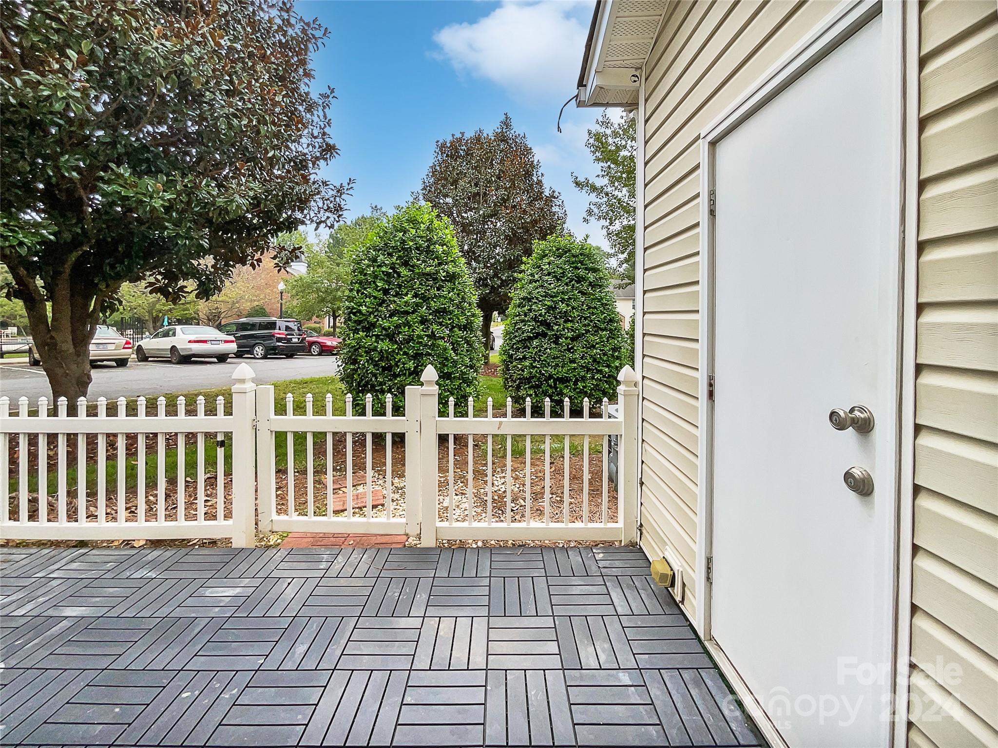 Savannah Townhomes - Residential