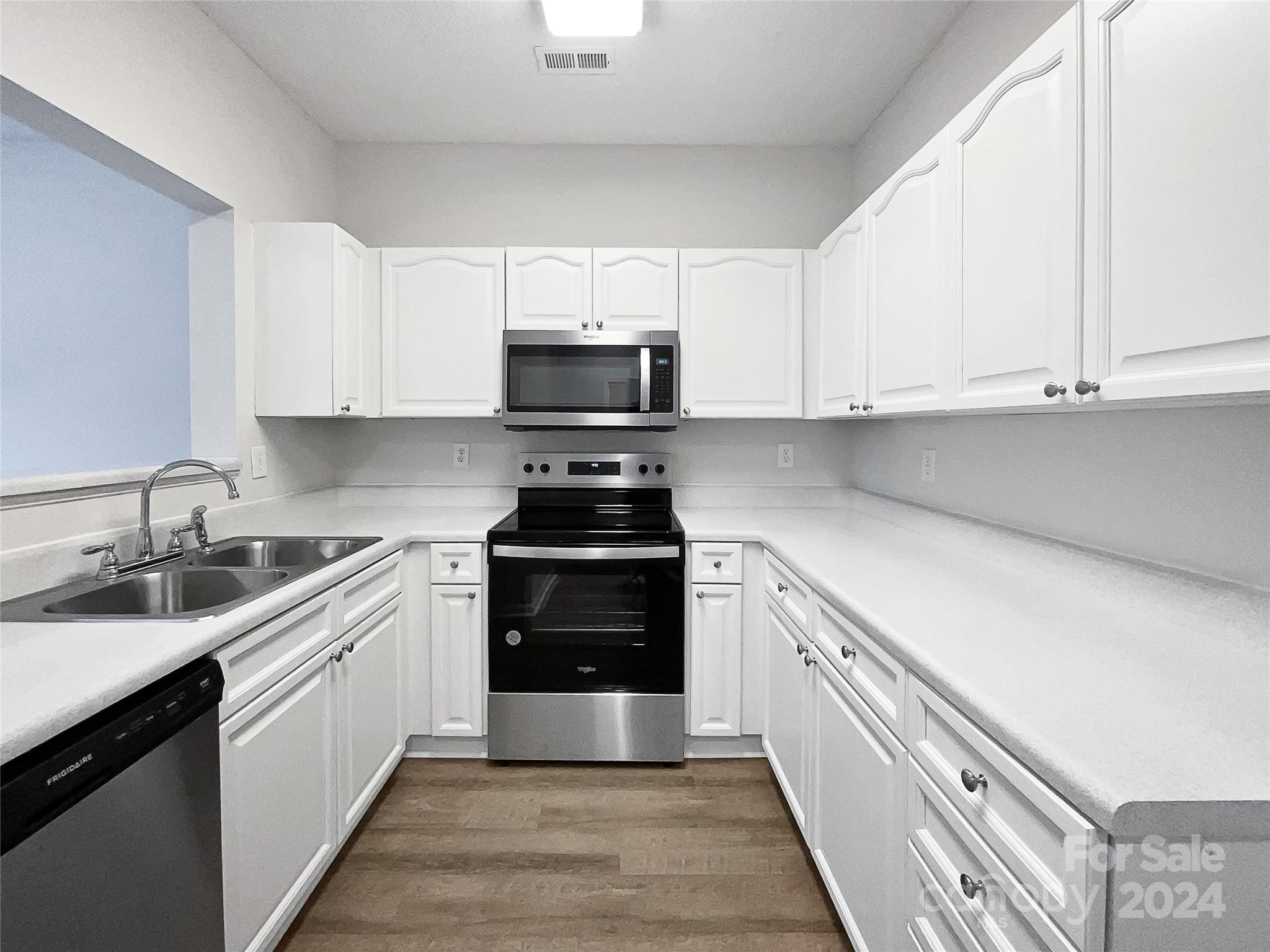 Savannah Townhomes - Residential