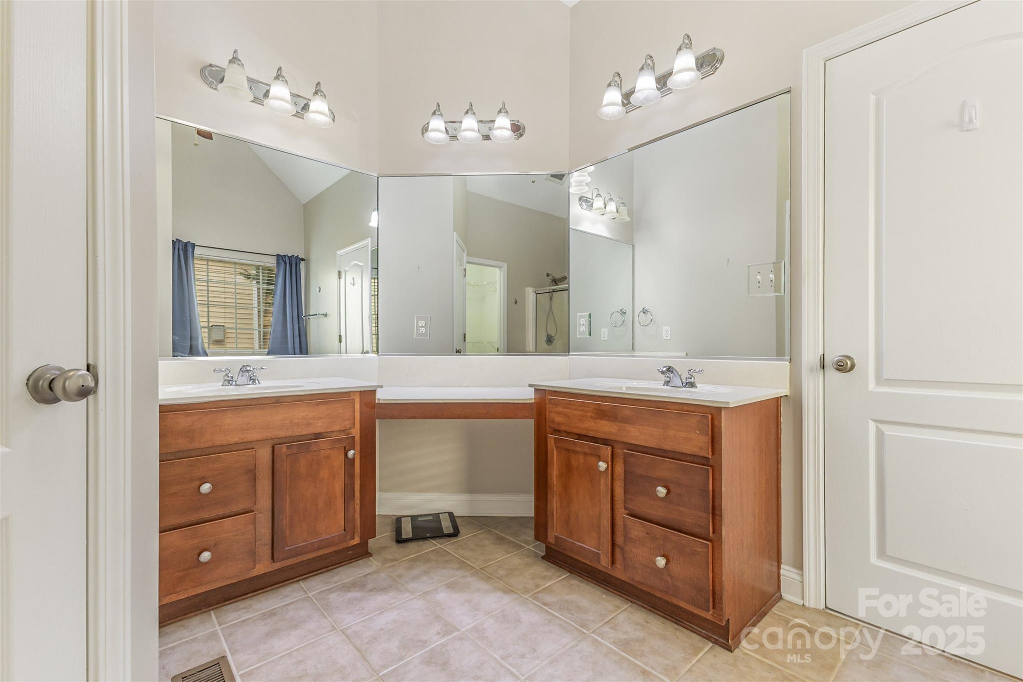 Forest Lakes - Residential