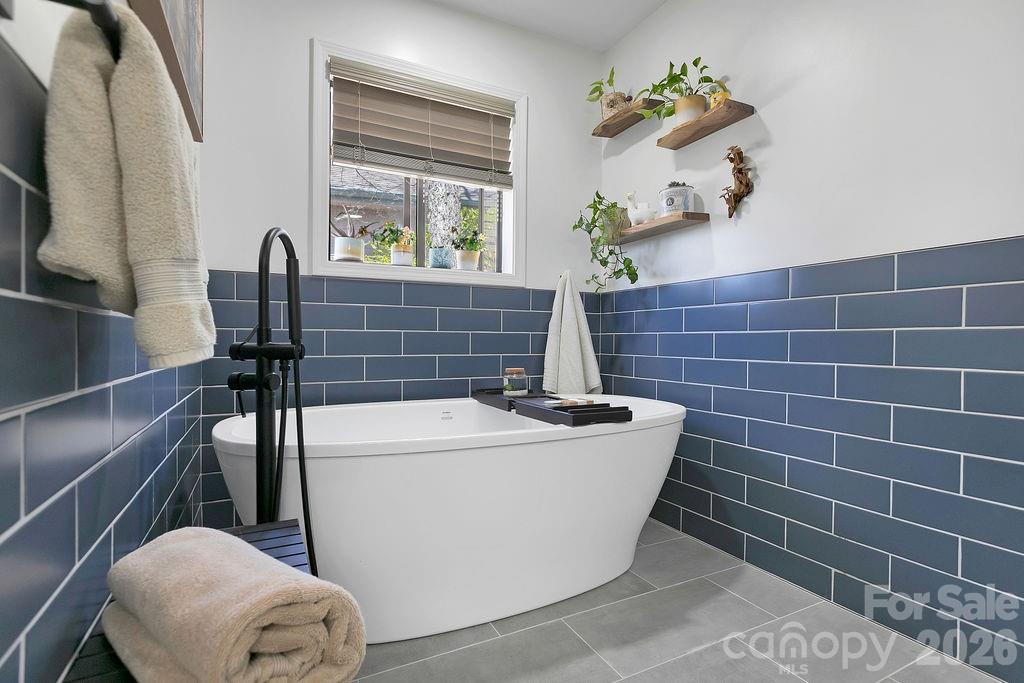 Connestee Falls - Residential
