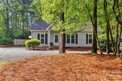 Photo of 325 Enchanted Drive, Matthews, NC 28104 (MLS # 4386514)