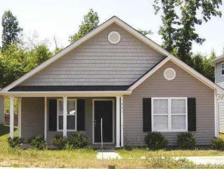 Lovely 3 bedroom / 2 bath ranch style family home with cozy front porch and back deck. Recently updated. Very large living room with vaulted ceilings and fan with adjacent eat-in kitchen / dining room combo. Dishwasher, electric oven / range and fridge included. Master suite includes high coffered ceilings, walk in closet and private bath. Bedrooms 2 and 3 share a large full bath. Only one vehicle allowed. 
*No Section 8*