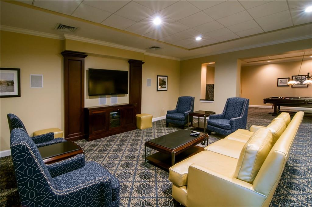 Fifth and Poplar - Residential Lease