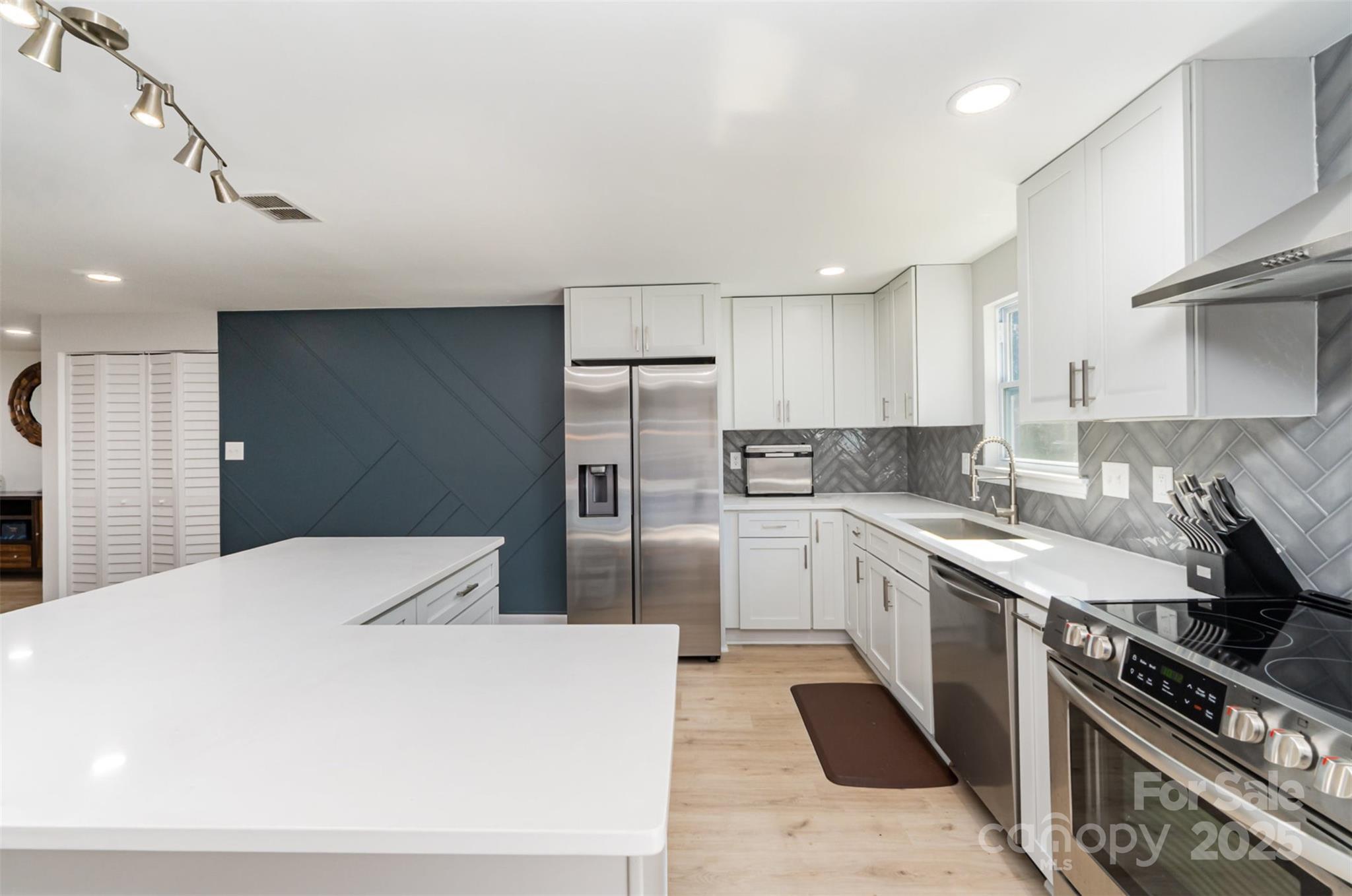 Hickory Ridge - Residential