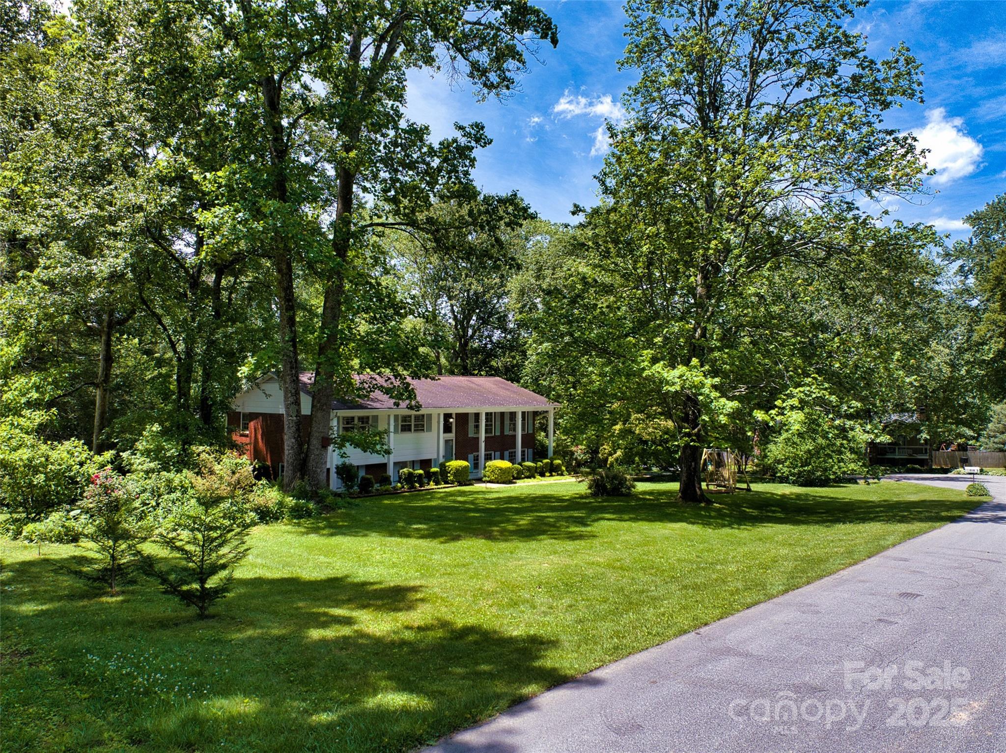 208 Kelly Lane